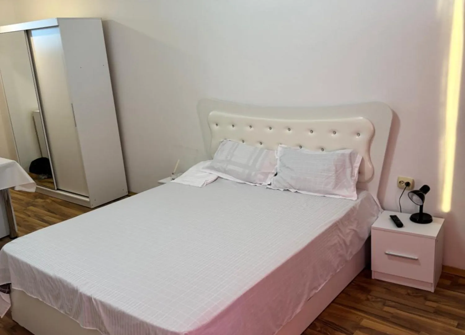 Vila Cu Garsoniere Bucharest Apartment